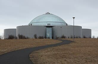 Öskjuhlíð Hill (Perlan) — aurora viewing spot